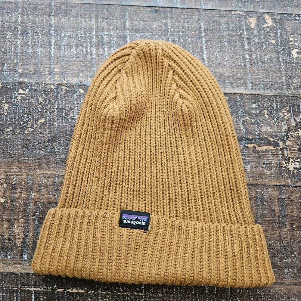 The Patagonia Fisherman's Rolled Beanie Unisex Color Autumn Orange